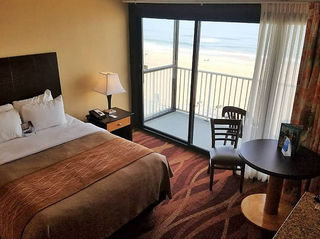 Comfort Inn & Suites Oceanfront Comfort Inn & Suites Oceanfront