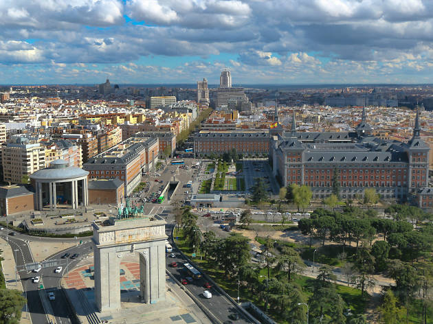 Faro de Moncloa Faro de Moncloa