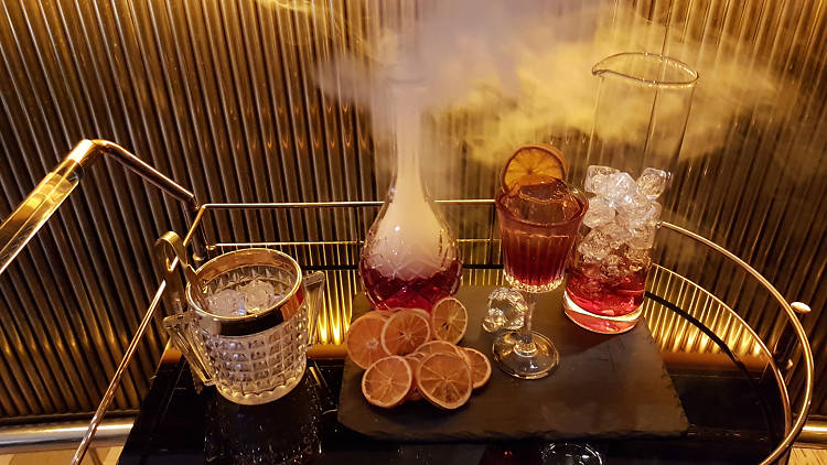 Negroni trolley at Cartizze Bar