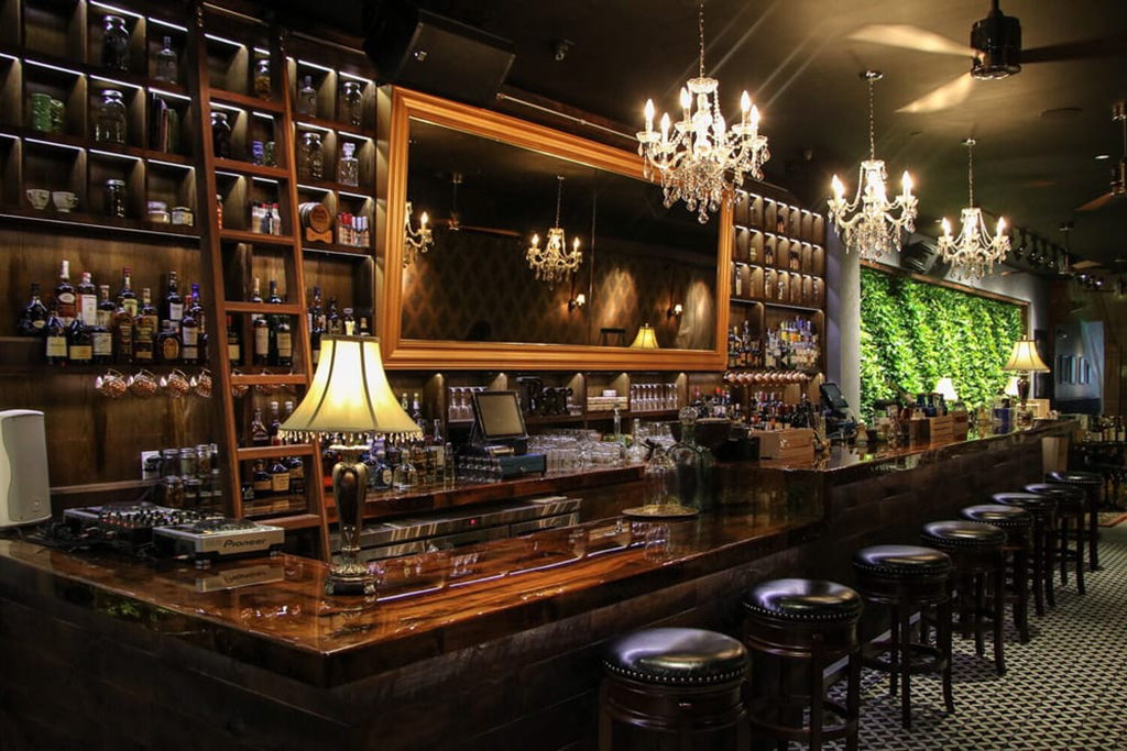10 Best Bars in Coral Gables for Wine, Beer and Cocktails