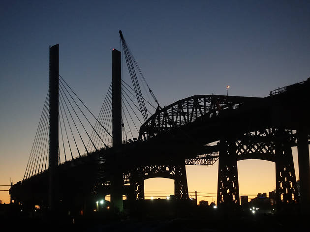 New Kosciuszko Bridge to open on Thursday with a stunning light show New Kosciuszko Bridge to open on Thursday with a stunning light show