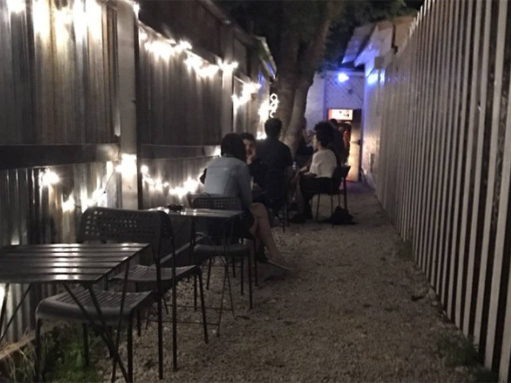 Best themed bars in Austin for a unique drinking experience