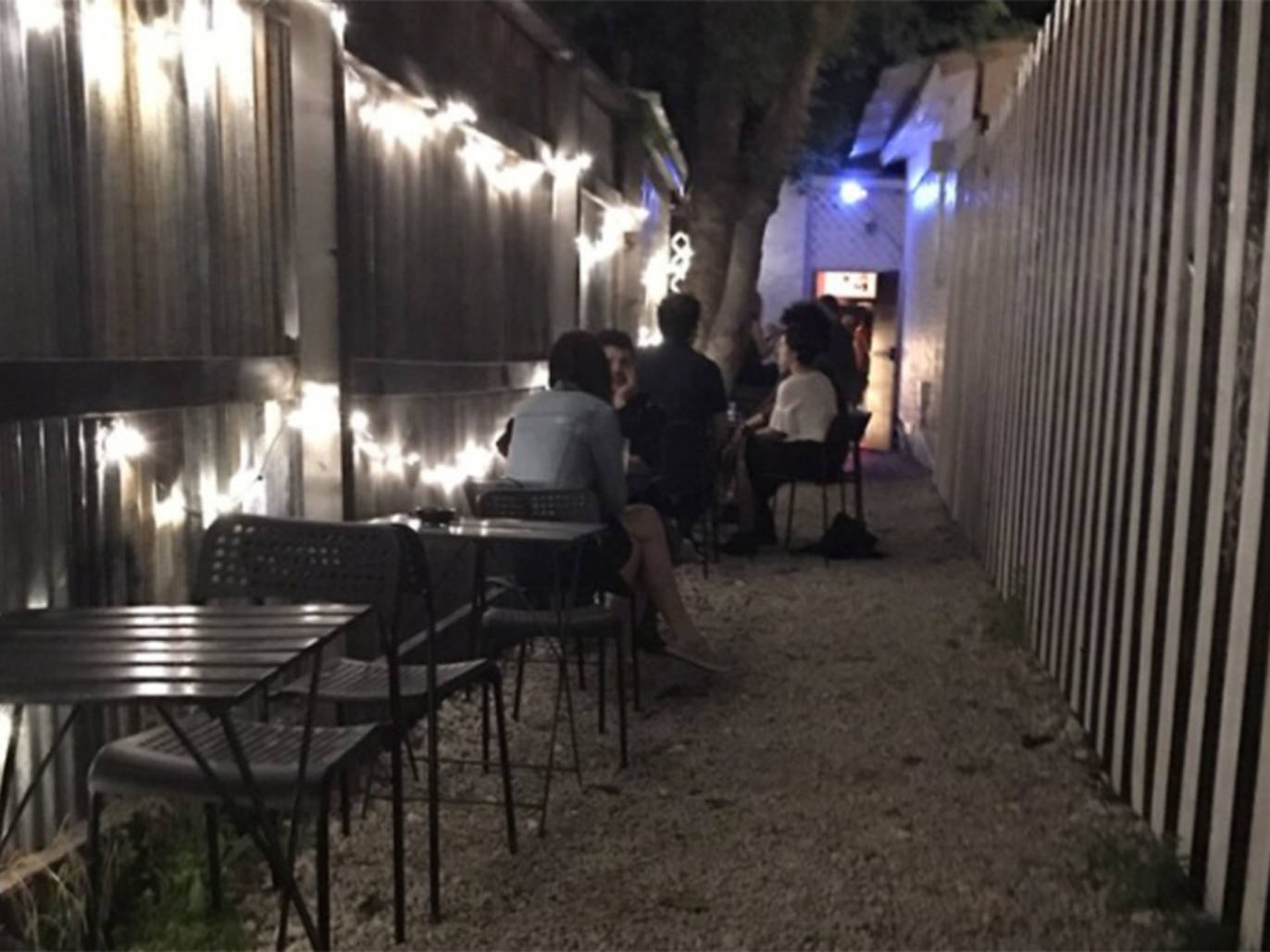 Best themed bars in Austin for a unique drinking experience