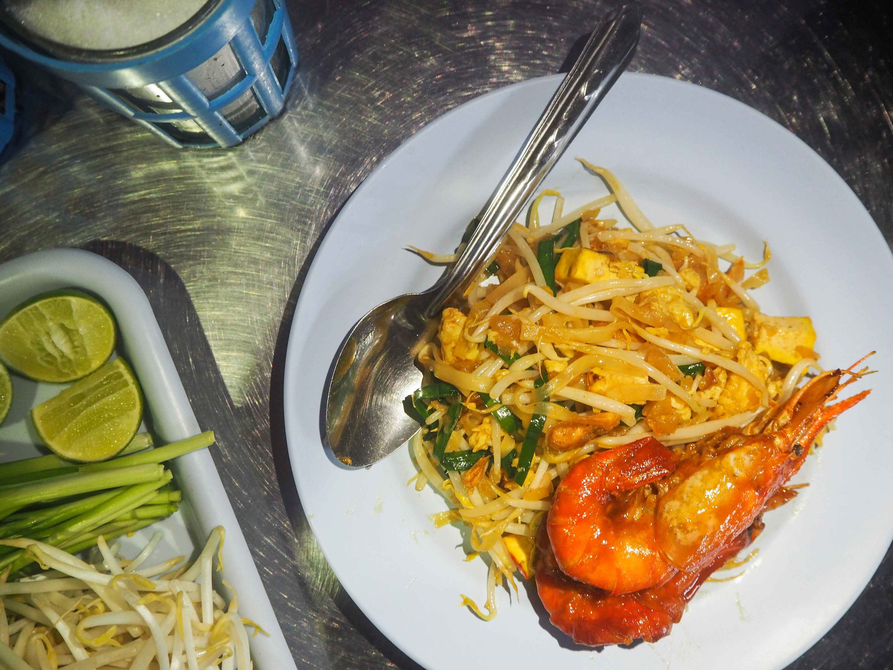 Pad Thai Goong Sod Nai Sa Nga Restaurants in Surawong, Bangkok