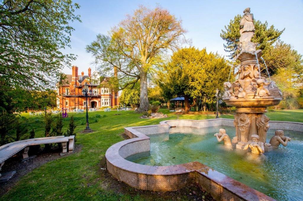 9 Brilliant Hotels in Bristol That Won't Break the Bank