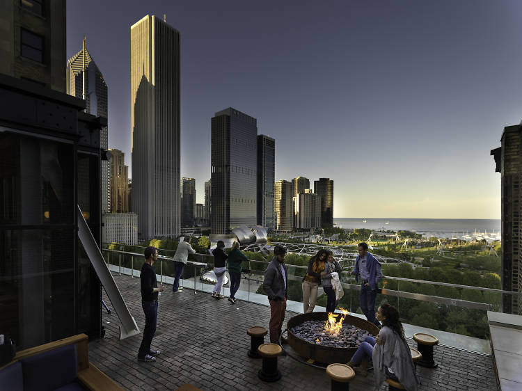 Chicago bars with waterfront views