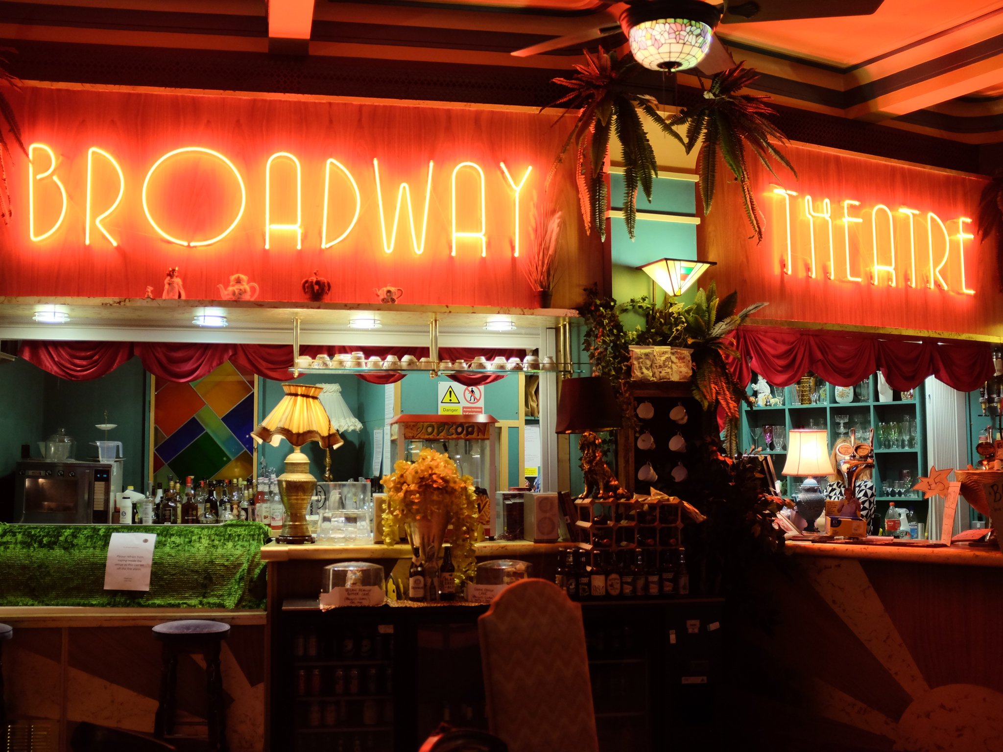 Catford Area Guide Best Restaurants Pubs And Things To Do In Drink Little Nan S Broadway Theatre Saloon