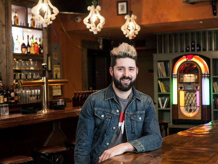 Jimmy "Jimbo" Palumbo, Head bartender, Belle Shoals