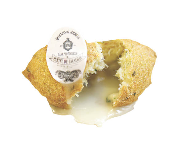 pastel de bacalhau com queijo da serra casa portuguesa