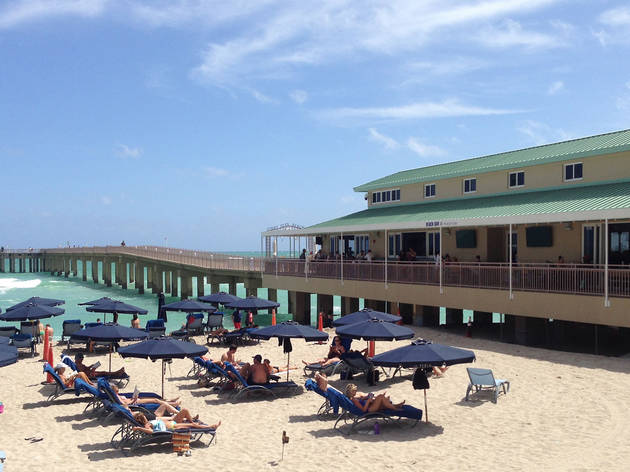 Beach Bar At Newport Pier | Restaurants In Sunny Isles Beach, Miami