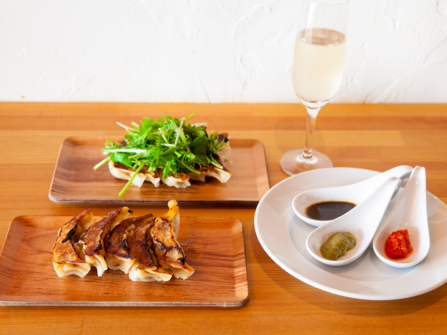GYOZA BAR Comme a Paris GYOZA BAR Comme a Paris
