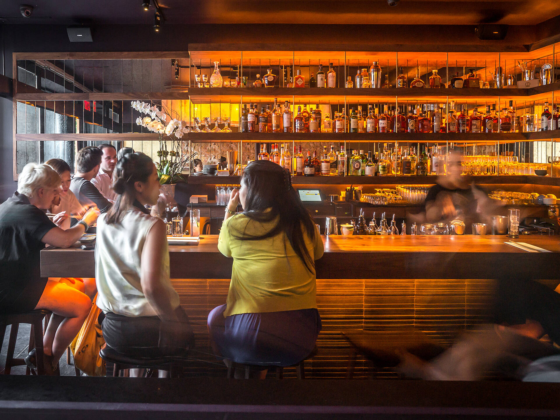 18 Best Lower East Side Bars You Can’t Miss When Going Out