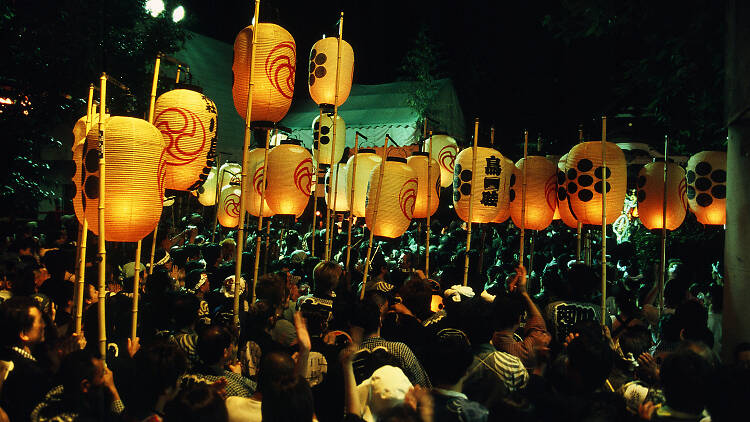 写真提供：台東区　鳥越祭り　鳥越神社