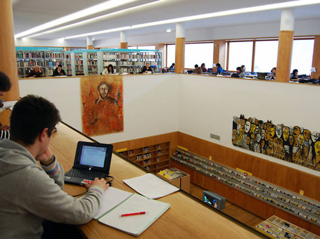 Biblioteca Almeida Garrett Biblioteca Almeida Garrett