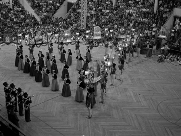 Desfile das marchas populares, marcha do Bairro Alto, no Pavilhão dos Desportos, 1955-06 Desfile das marchas populares, marcha do Bairro Alto, no Pavilhão dos Desportos, 1955-06