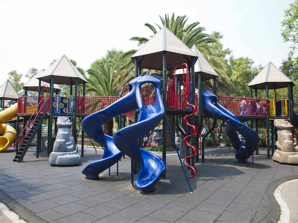 Parques en CDMX con áreas de juego para niños y mucha sombra