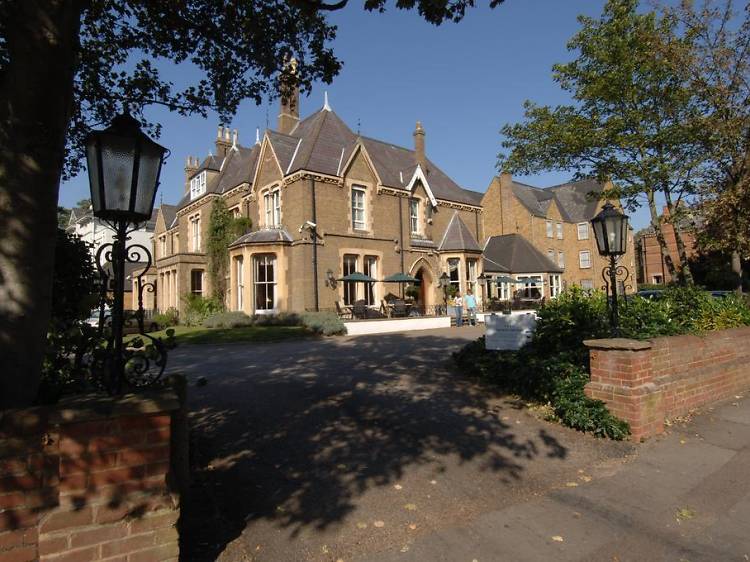 Cotswold Lodge Hotel