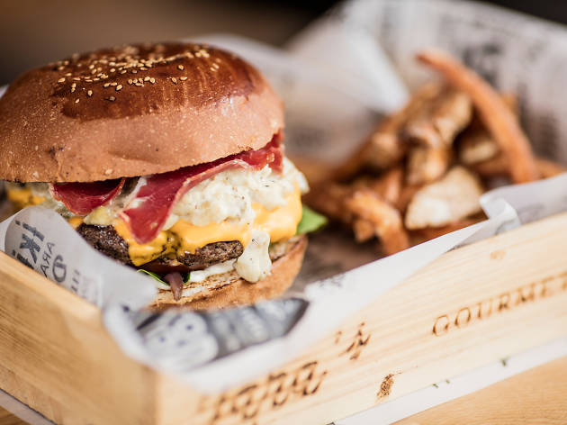 Lara’s Gourmet Burgers Lara’s Gourmet Burgers