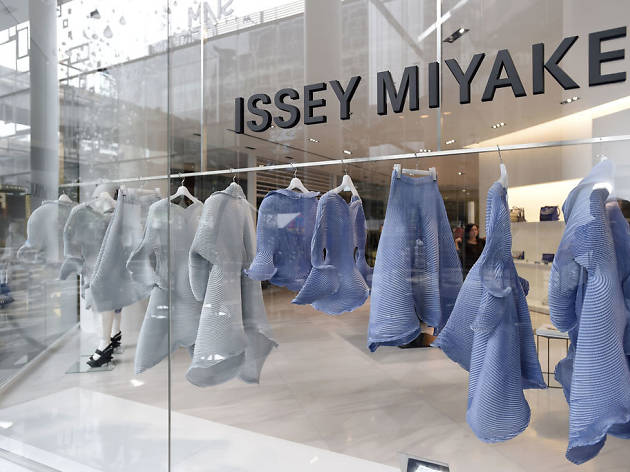 issey-miyake-shopping-in-siam-bangkok