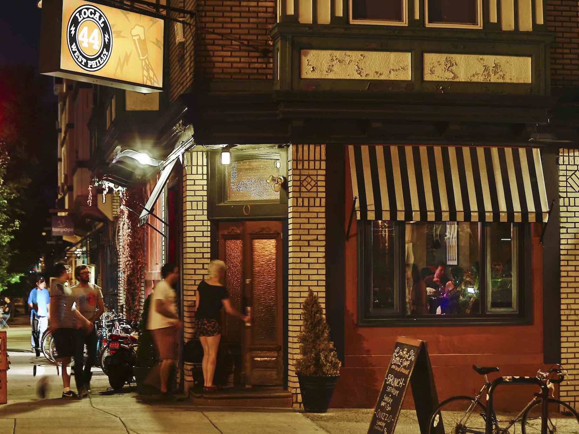 32 Best Bars In Philadelphia For Cold Beer, Stiff Drinks And Fun Times