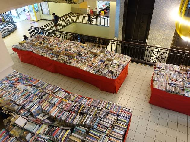 Book Treasure Shopping In Rochor Singapore