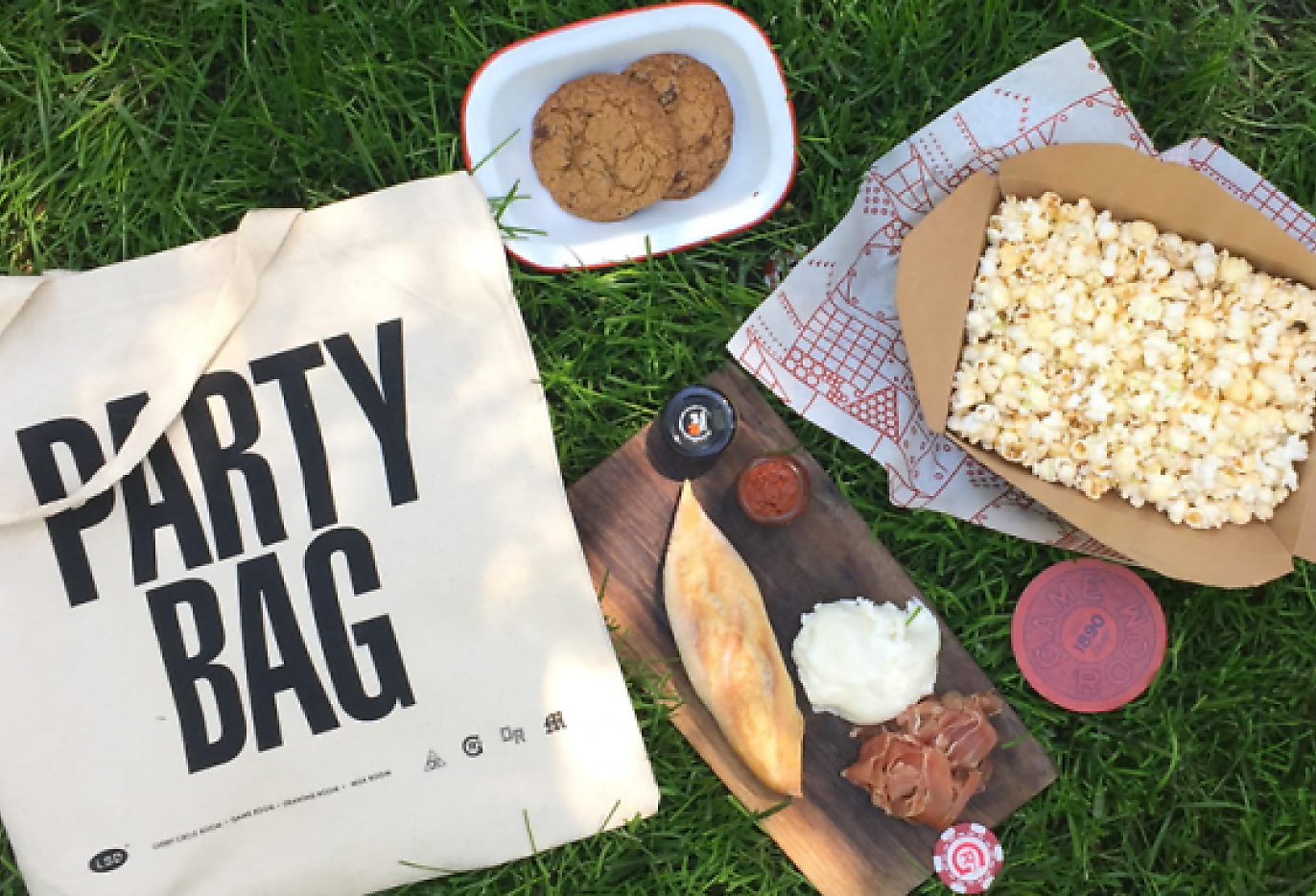 Where to buy gourmet picnic baskets in Chicago