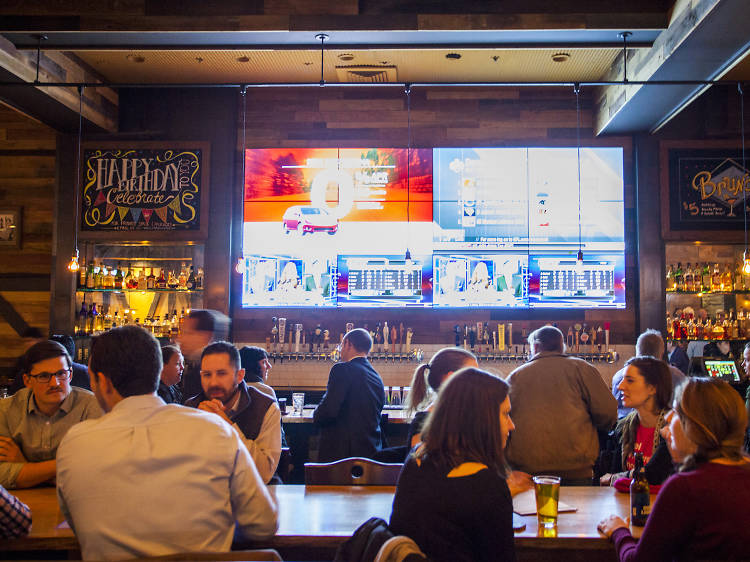 10 sports bars to watch the Super Bowl in Philly