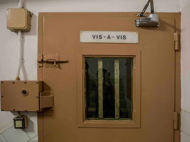 Sala de Vis a Vis de La Model Sala de Vis a Vis de La Model
