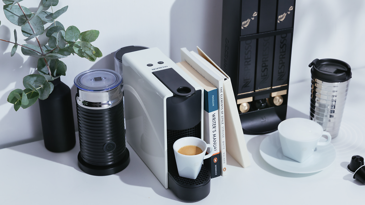 Vedhæftet fil Beskrive Tak for din hjælp Good things come in small packages with Nespresso's new Essenza Mini