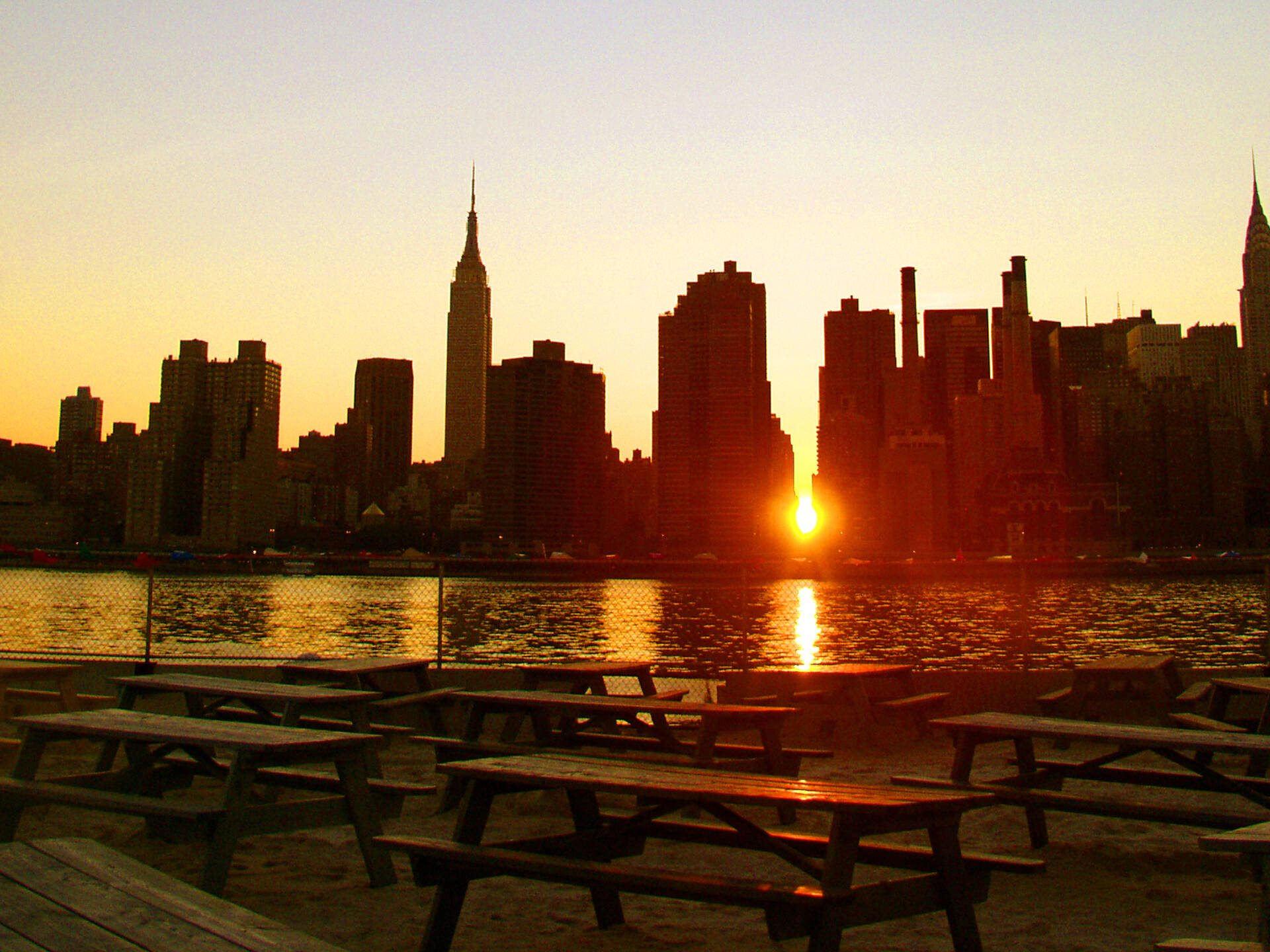 Where to see Manhattanhenge in NYC 2024