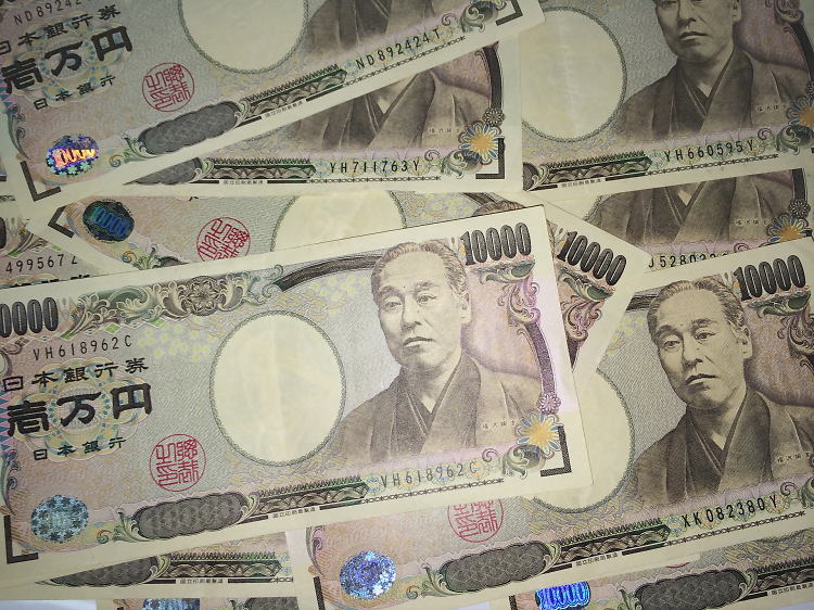 Where and how to withdraw and exchange money in Tokyo