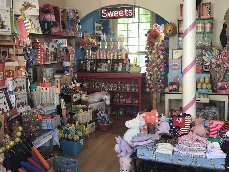 Independent toy shops store near me