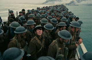 A still from the film Dunkirk of soldiers landing on the beaches