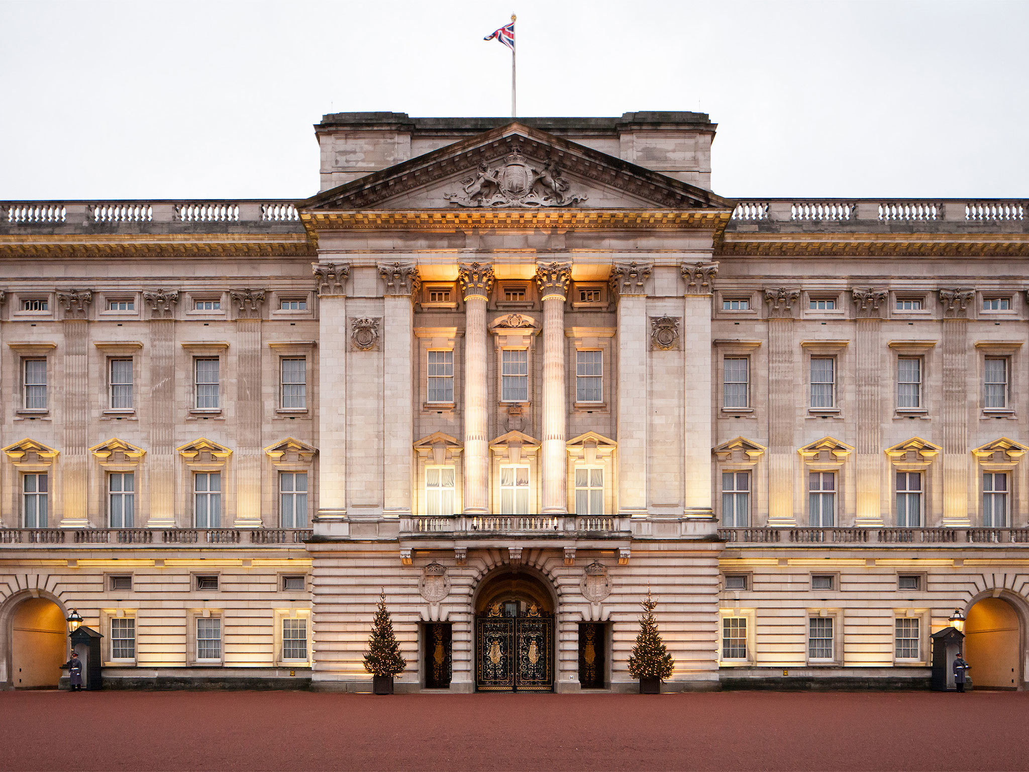 how to visit buckingham palace london