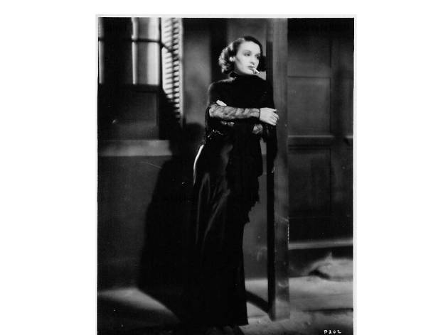 La mujer del puerto Fotograma de la película La mujer de puerto