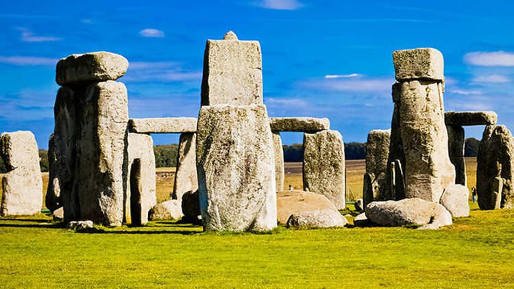 Full-day Bath and Stonehenge tour from London