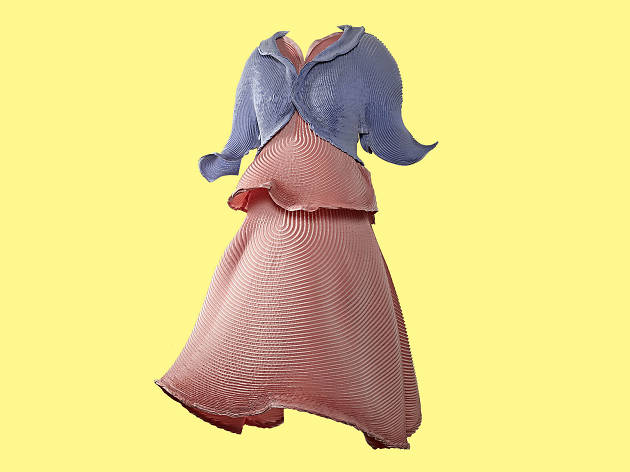 ชุดเดรสจาก Issey Miyake ชุดเดรสจาก Issey Miyake