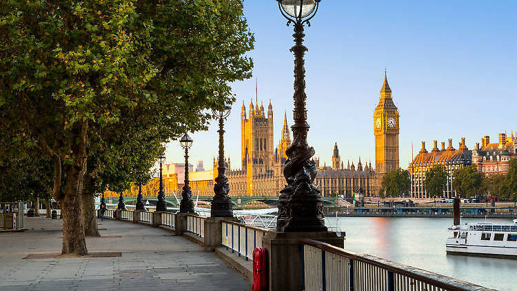 Bike along the South Bank on a Santander Cycle