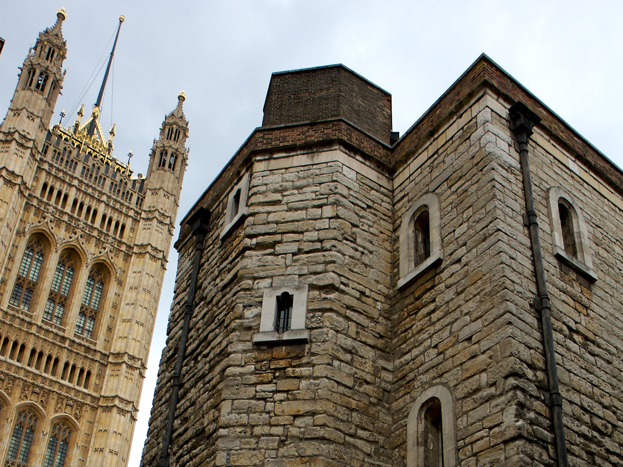 Jewel tower. Башня драгоценностей Вестминстерского дворца. Джевел Тауэр. Башня драгоценностей в Лондоне. Башня драгоценностей Тауэр.