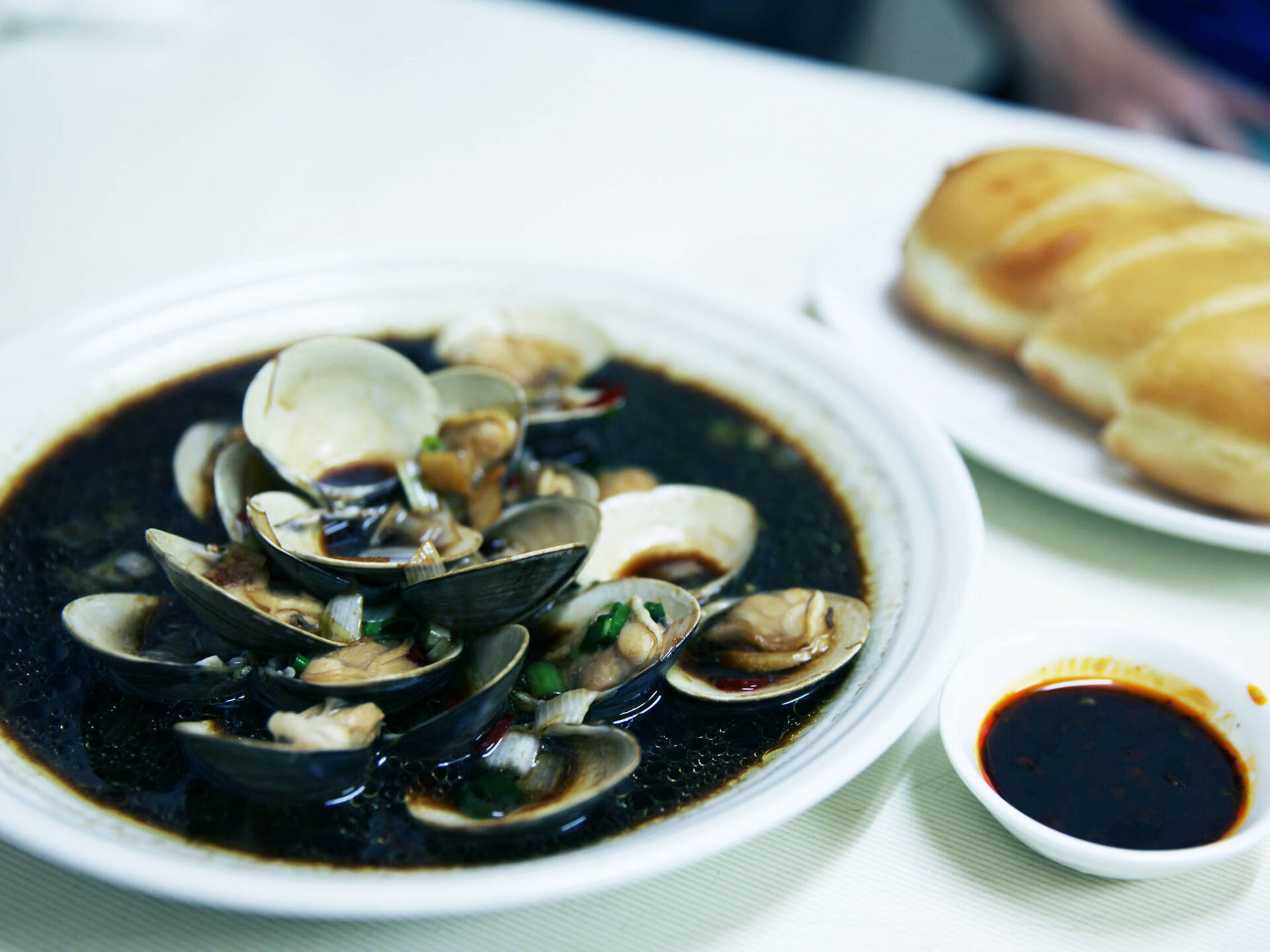 Restaurants open on New Year's Eve and New Year's Day 20222023