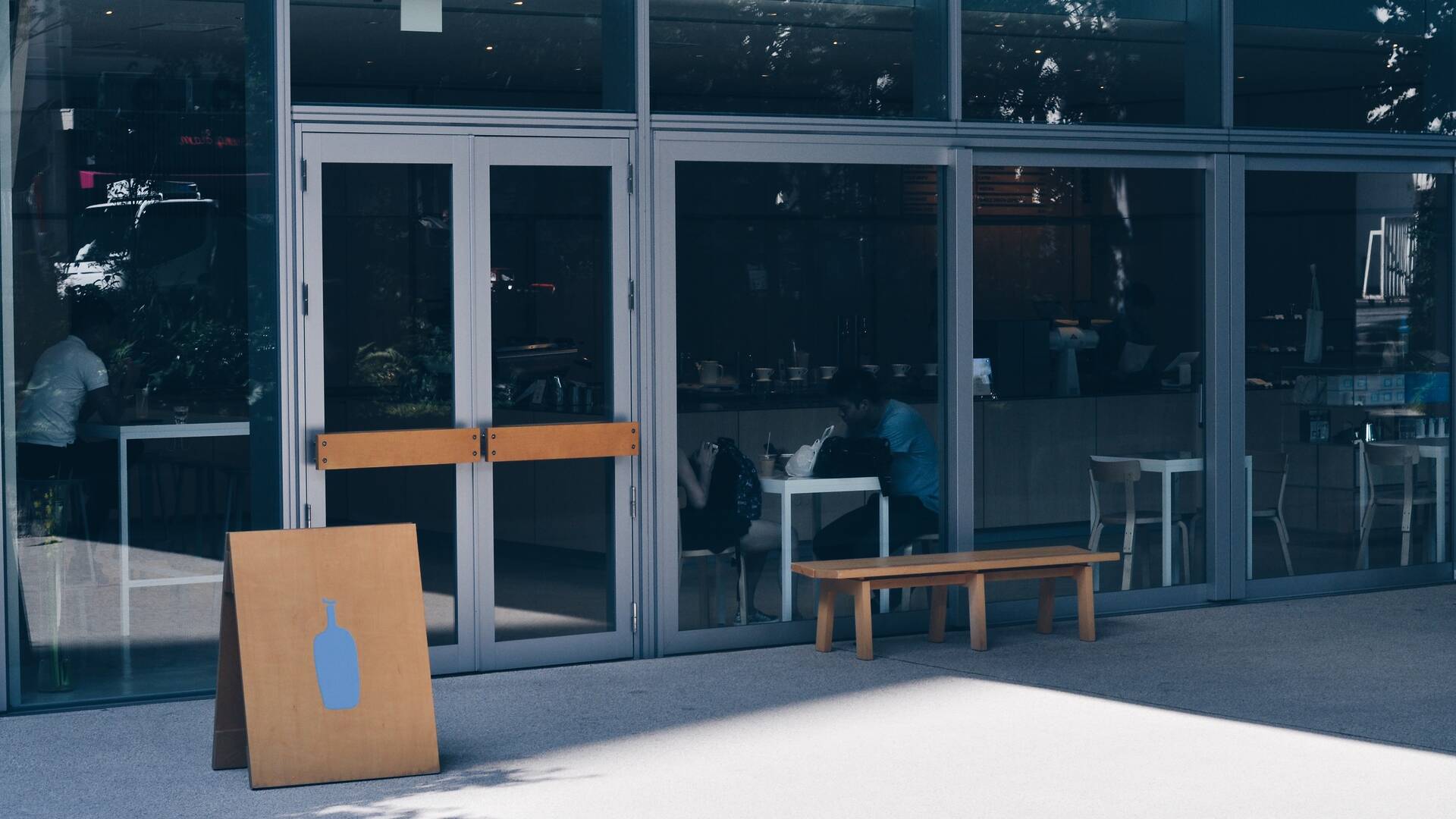 Blue Bottle Coffee Roppongi Restaurants in Roppongi, Tokyo