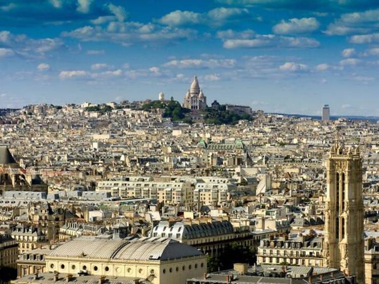 Montmartre and Moulin Rouge and Sacré Coeur walking tour