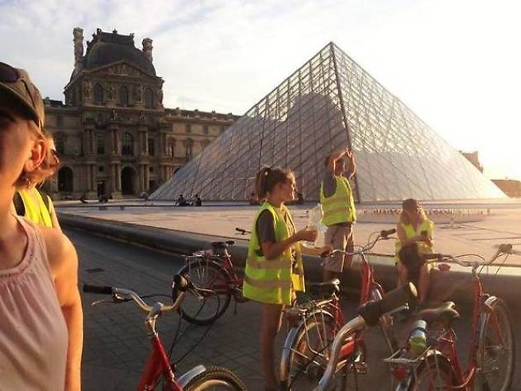 Paris night bike tour