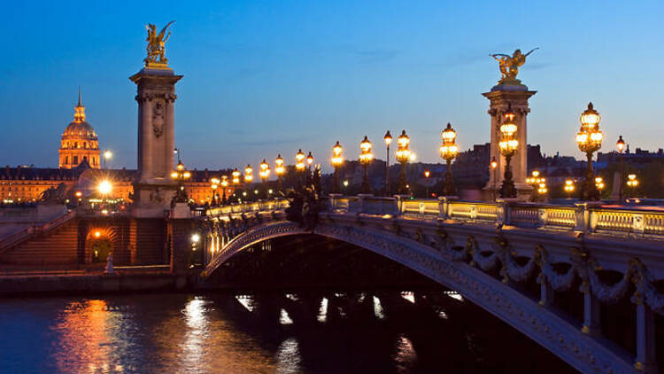 Explore Paris by night