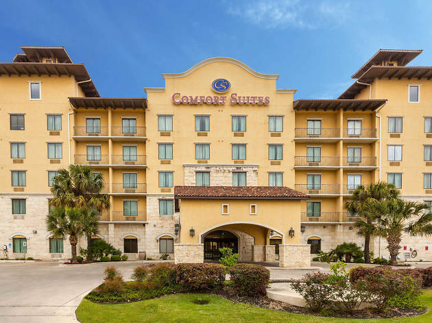 Comfort Suites Alamo River Walk Hotels In Alamo District San