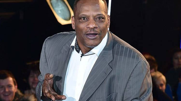 Alexander O'Neal entering the Celebrity Big Brother house.&#13;Photo: Ian West.&#13;Copyright: PA Archive/PA Images.