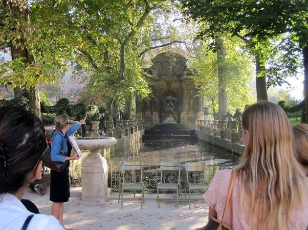 11 Brilliant Walking Tours in Paris