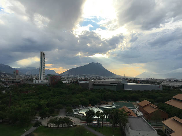 Parque Fundidora La vista desde el Parque Fundidora en Monterrey, México