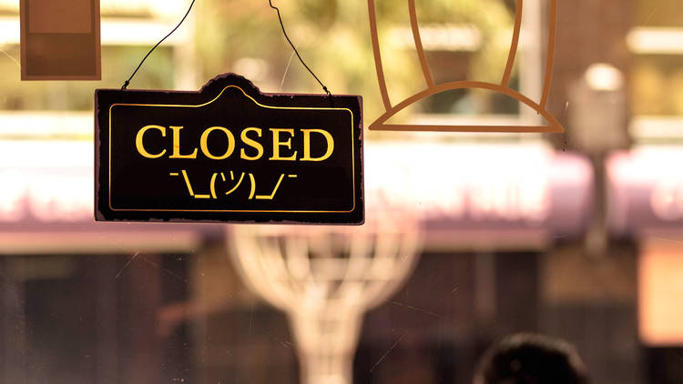 Generic closed sign