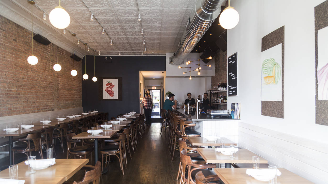 Daisies Restaurants in Logan Square, Chicago